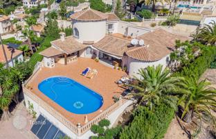5-комнатный коттедж 251 м² в Бенисе за 1 100 000 €