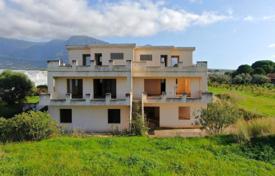 Трёхэтажная недостроенная вилла в пешей доступности от моря, Кипарисия, Пелопоннес, Греция за 270 000 €