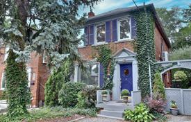 Дом в городе на Батерст-стрит, Торонто, Онтарио,  Канада за C$1 855 000