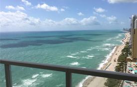 Комфортабельные апартаменты с видом на океан в резиденции на первой линии от пляжа, Санни Айлс Бич, Флорида, США за $820 000