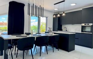 5-комнатный дом 180 м² в Малинске за 1 050 000 €