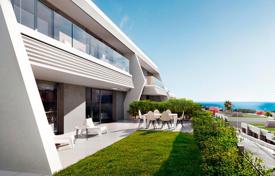 Двухэтажный таунхаус с большим садом и видом на море, Михас, Испания за 599 000 €