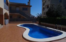 Новые апартаменты с террасой в жилом комплексе с бассейном и парковкой, Монт-роч-дель-Камп, Испания за 135 000 €