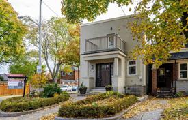 Дом в городе в Восточном Йорке, Торонто, Онтарио,  Канада за C$1 733 000