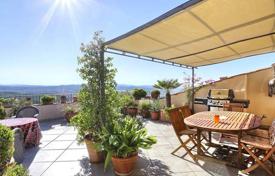 Двухуровневая квартира с большой террасой и панорамным видом в Кампилья-Мариттима, Тоскана, Италия за 670 000 €