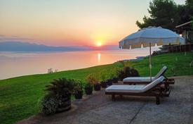 Меблированная двухэтажная вилла с видом на море на Пелопоннесе, Греция за 680 000 €