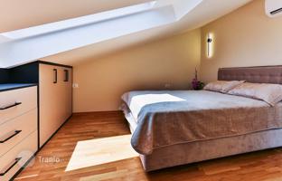 5-комнатная вилла 220 м² в Reževići за 630 000 €