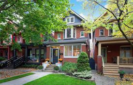 Дом в городе в Олд Торонто, Торонто, Онтарио,  Канада за C$1 783 000