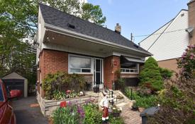 Дом в городе в Скарборо, Торонто, Онтарио,  Канада за C$1 119 000