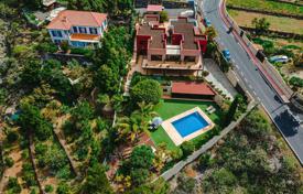 Прекрасная вилла с бассейном, садом, парковкой, гостевой квартирой и видом на море в Ароне, Тенерифе, Испания за 1 995 000 €