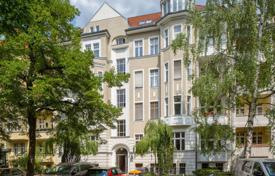 Пятикомнатная квартира с двумя балконами в историческом здании в Штеглитц, Берлин, Германия за 950 000 €