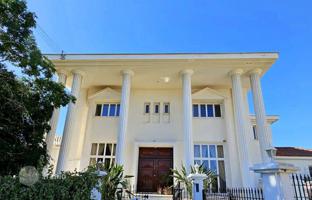 6-комнатный коттедж в Ларнаке за 1 990 000 €
