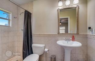 3-комнатный дом 141 м² в Палметто Бэй за $649 000