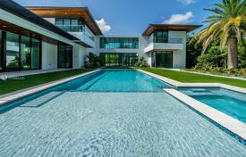 Современная вилла с задним двором, бассейном, террасами и двумя гаражами, Пайнкрест, США за 4 891 000 €