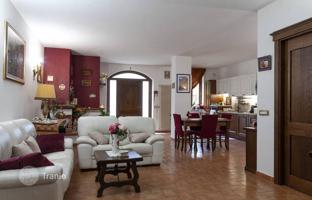 4-комнатная вилла 455 м² в Пьянкастаньяйо за 750 000 €