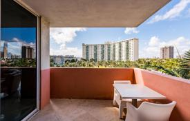 Трехспальные дизайнерские апартаменты у океана в Санни-Айлс-Бич, Флорида, США за $1 230 000