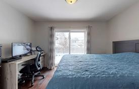 Дом в городе в Скарборо, Торонто, Онтарио,  Канада за C$1 333 000