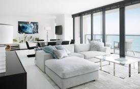 Меблированные апартаменты с панорамным видом на океан в новой резиденции с бассейном, фитнес-центром и пляжным клубом, Саут-Бич, Майами, США за $1 100 000