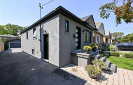 Дом в городе в Этобико, Торонто, Онтарио,  Канада за C$1 672 000