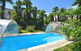 Меблированная вилла с бассейном и садом в 100 метрах от моря, Ловран, Хорватия за 1 500 000 €