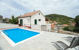 Меблированный дом с садом и бассейном, Блато, Хорватия за 250 000 €