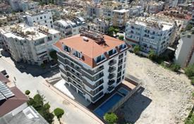 Малоэтажная резиденция с бассейнами и рестораном в 150 метрах от моря, в центре Алании, Турция за От $261 000