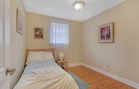 5-комнатный дом в городе в Скарборо, Канада за C$1 123 000