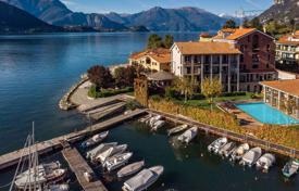Великолепный двухуровневый пентхаус на берегу озера в Льерне, Ломбардия, Италия за 460 000 €