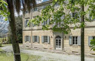 10-комнатная вилла 1 710 м² в Лукке за 2 700 000 €