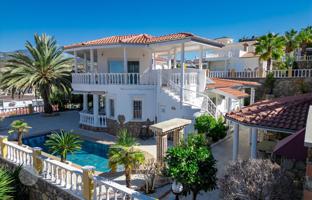 5-комнатная вилла 600 м² в Алании за 33 389 000 TRY