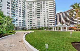 2-комнатная квартира в кондо 93 м² в Коллинз-авеню за $660 000