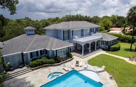 Прибрежная вилла с бассейном, гаражом, террасой и видом на океан, Форт-Лодердейл, США за $3 600 000