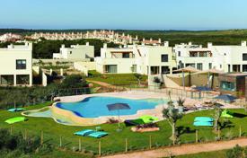 Вилла под аренду с бассейном, с гарантированной доходностью 3%, Алгарве, Португалия за 500 000 €