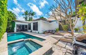 Дизайнерская вилла с патио, бассейном и террасой, Майами, США за $1 549 000