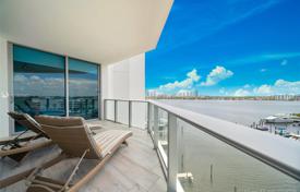 Светлые апартаменты с видом на океан в резиденции на первой линии от пляжа, Север Майами-Бич, Флорида, США за $999 000