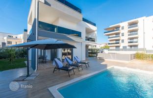 5-комнатный дом 207 м² в Порече за 899 000 €