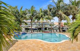 Уютная вилла с задним двориком, бассейном, гаражом, террасой и видом на залив, Майами, США за $1 699 000