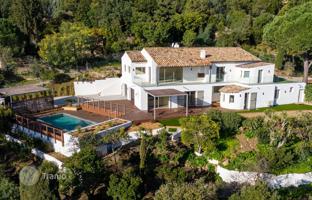 9-комнатная вилла в Кавалер-Сюр-Мер за 2 850 000 €