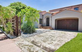 Комфортабельный коттедж с задним двором, зоной отдыха и садом, Майами-Бич, США за $2 250 000