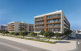 Апартаменты с балконом в жилом комплексе с бассейном и фитнес-центром, Фару, Португалия за 400 000 €
