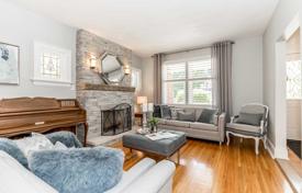 Дом в городе в Скарборо, Торонто, Онтарио,  Канада за C$2 275 000