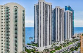 Стильные апартаменты с видом на океан в резиденции на первой линии от пляжа, Санни Айлс Бич, Флорида, США за $1 099 000
