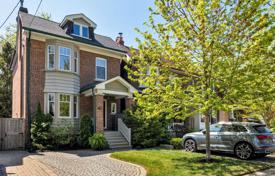 Дом в городе в Олд Торонто, Торонто, Онтарио,  Канада за C$1 652 000