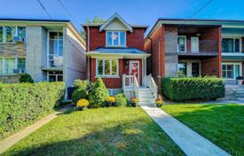 Дом в городе на Дэвисвилл-авеню, Олд Торонто, Торонто,  Онтарио,   Канада за C$2 139 000
