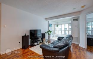 5-комнатная квартира на Квинс Квей Запад за C$1 255 000