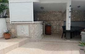Меблированный дом с зоной отдыха и видом на море, Кримовица, Черногория за 295 000 €