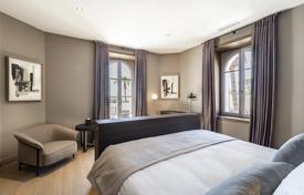 15-комнатный коттедж в Ла Круа-Вальме за 75 000 € в неделю