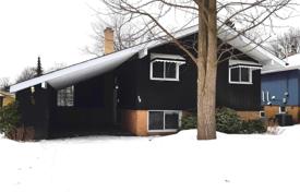 Дом в городе в Скарборо, Торонто, Онтарио,  Канада за C$1 221 000