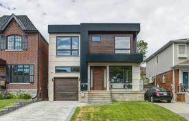 Дом в городе в Скарборо, Торонто, Онтарио,  Канада за C$2 204 000