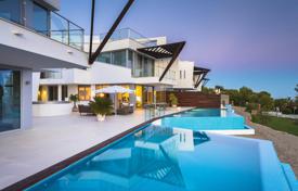 Просторные апартаменты с частным бассейном, садом, гаражом, террасой и видом на море, Марбелья, Испания за 2 350 000 €